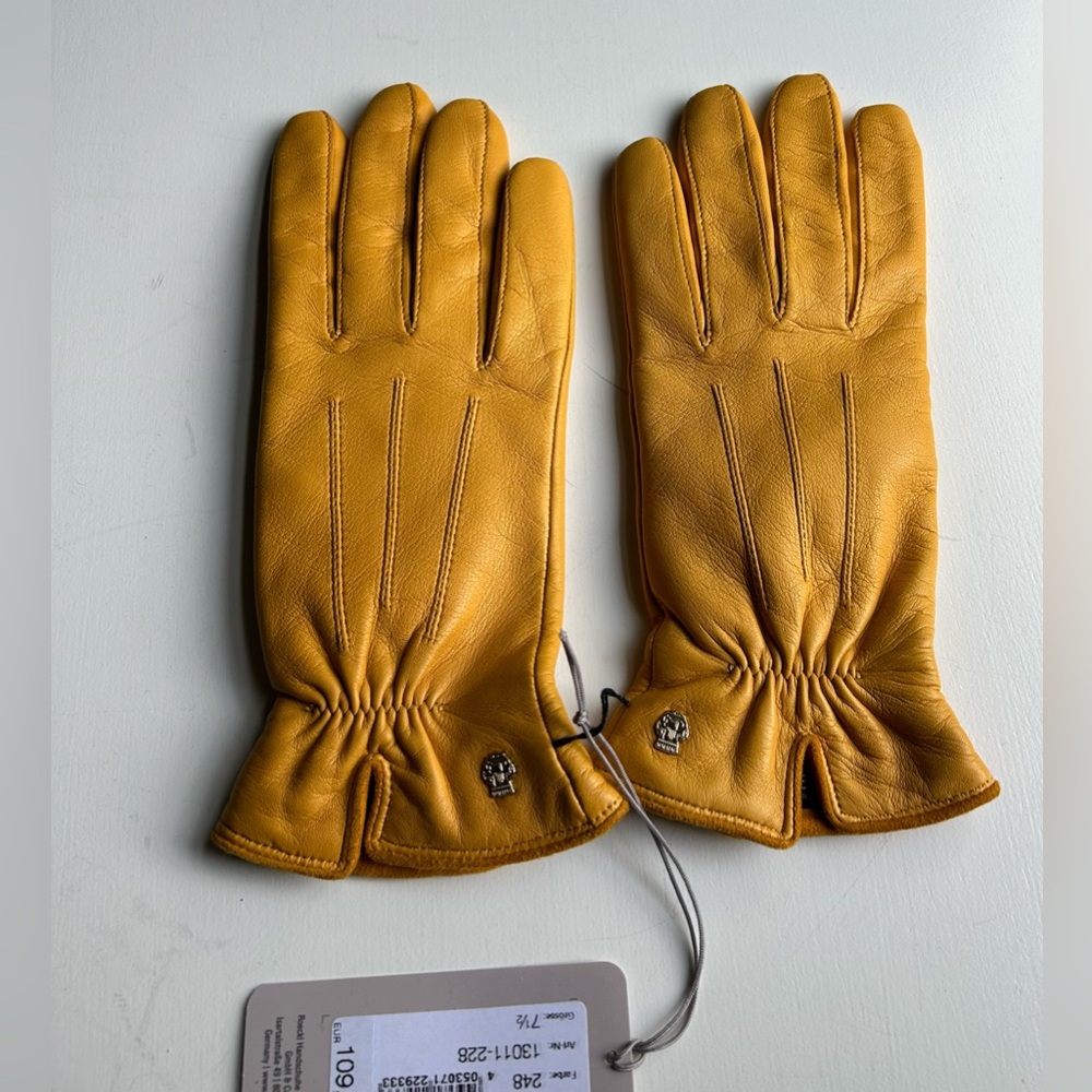 NEW WITH TAG! ROECKL Munich  Leather gloves. Size 7.5